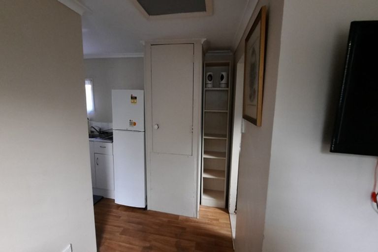 Photo of property in 142 Edgewater Drive, Pakuranga, Auckland, 2010