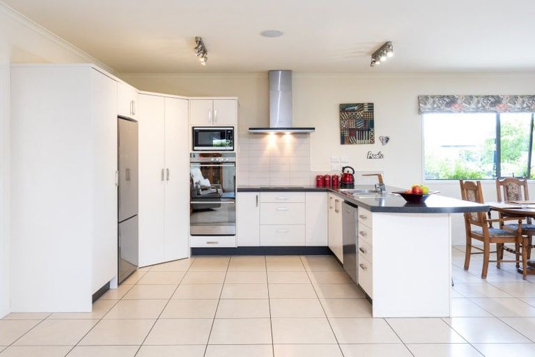 Photo of property in 3 Waitaha Place, Clive, 4102