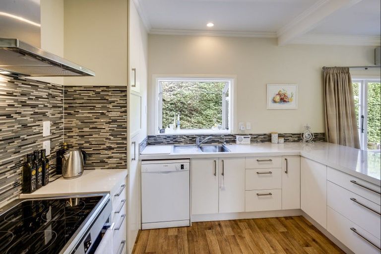 Photo of property in 11 Tauroa Road, Havelock North, 4130