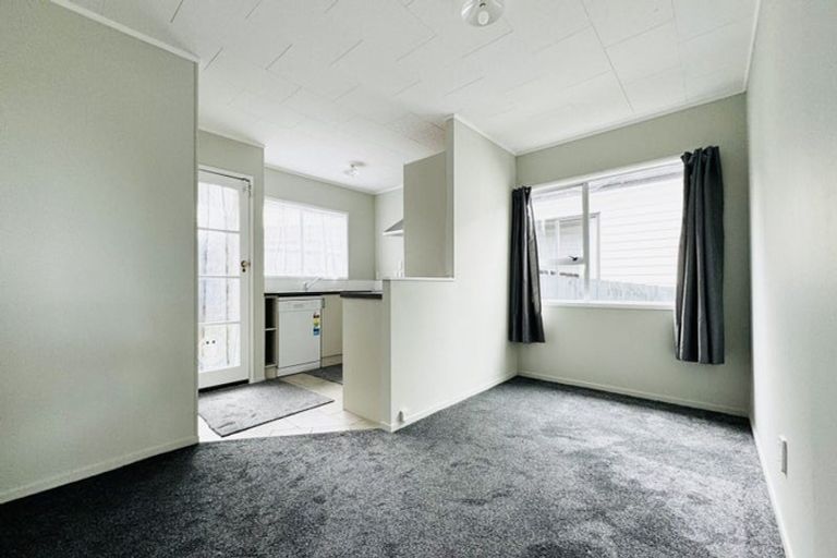 Photo of property in 52 Keegan Drive, Massey, Auckland, 0614