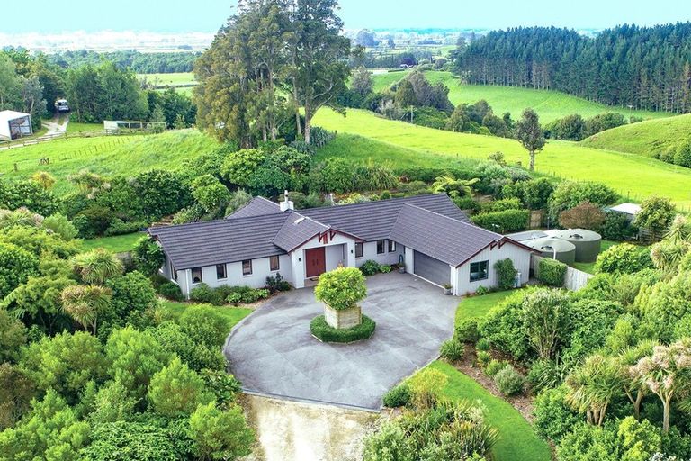 Photo of property in 89 Tape Road, Hillsborough, New Plymouth, 4372