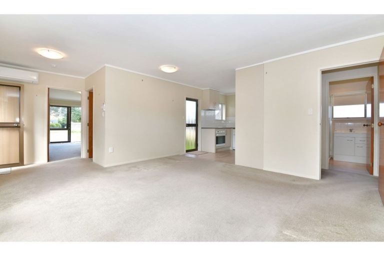 Photo of property in 178b Centreway Road, Orewa, 0931