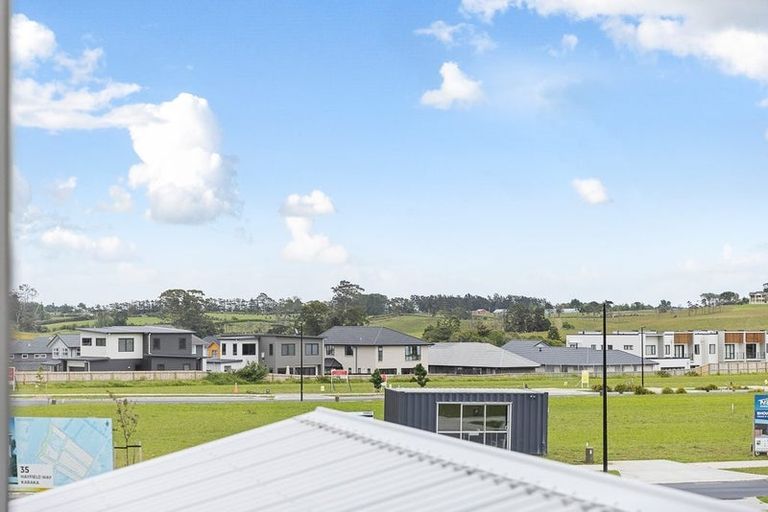 Photo of property in 35 Hayfield Way, Karaka, Papakura, 2113