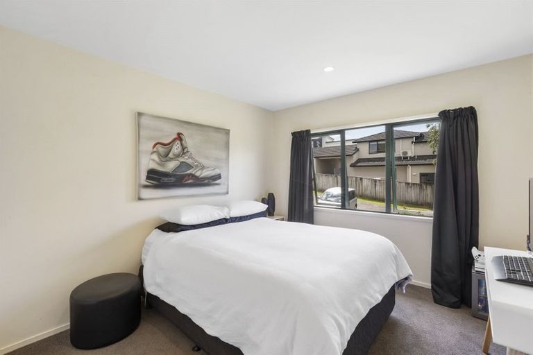 Photo of property in 2/60 Arran Road, Browns Bay, Auckland, 0630