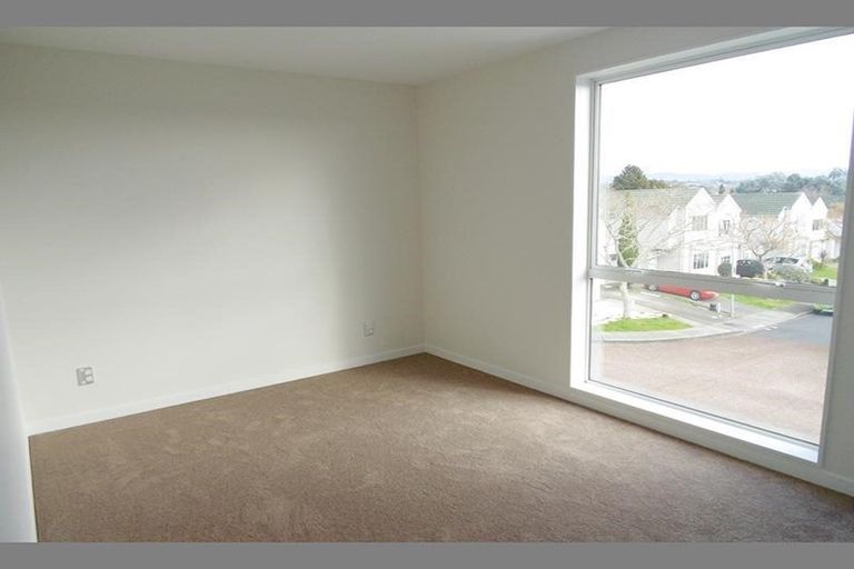 Photo of property in 32 Stephen Avenue, Henderson, Auckland, 0610