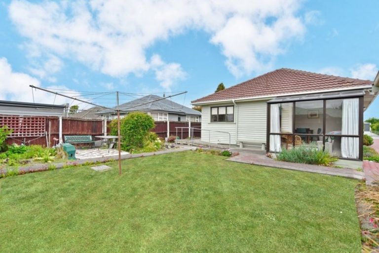 Photo of property in 72 Racecourse Road, Sockburn, Christchurch, 8042