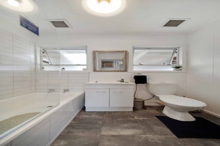 Photo of property in 57 Cargill Street, Papakura, 2110