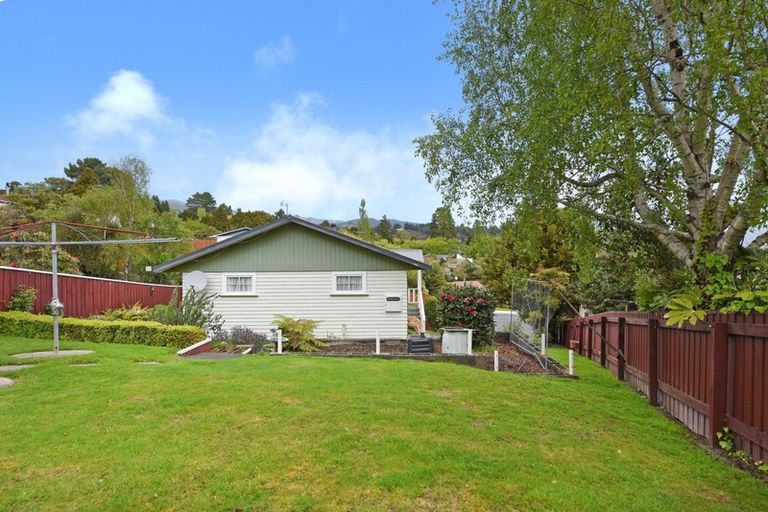 Photo of property in 17 Radiata Grove, Brown Owl, Upper Hutt, 5018