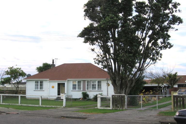Photo of property in 4 Kauri Street, Otaki, 5512