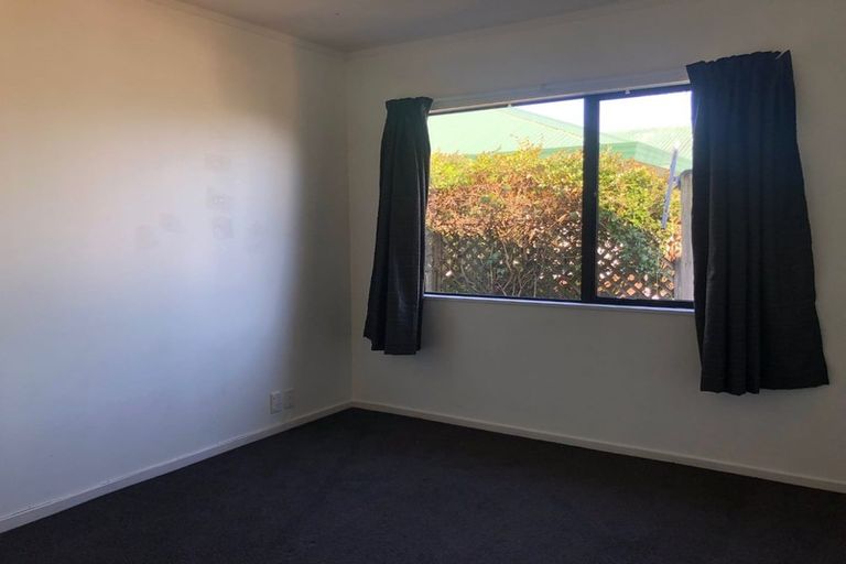 Photo of property in 5 Goldfinch Rise, Unsworth Heights, Auckland, 0632