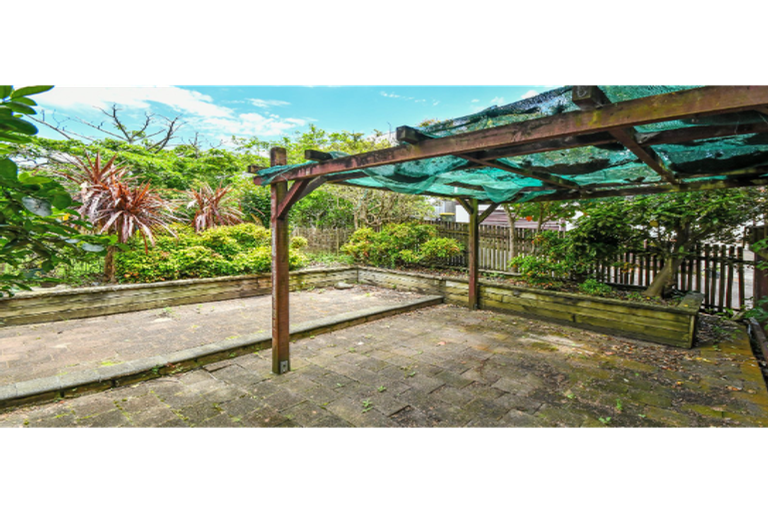 Photo of property in 57 Ray Small Drive, Pahurehure, Papakura, 2113