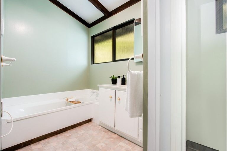 Photo of property in 16 France Road, Bluff Hill, Napier, 4110