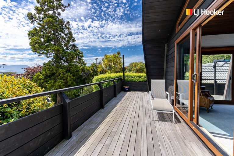 Photo of property in 4 Barling Street, Macandrew Bay, Dunedin, 9014