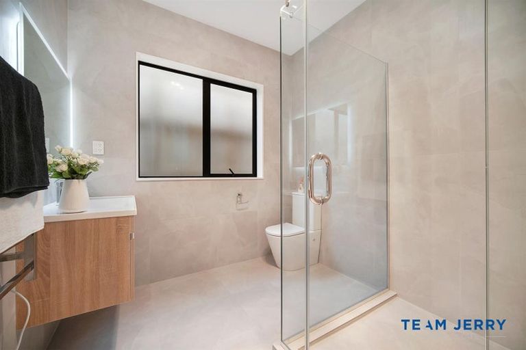 Photo of property in 30 Paihere Street, Huapai, Kumeu, 0810