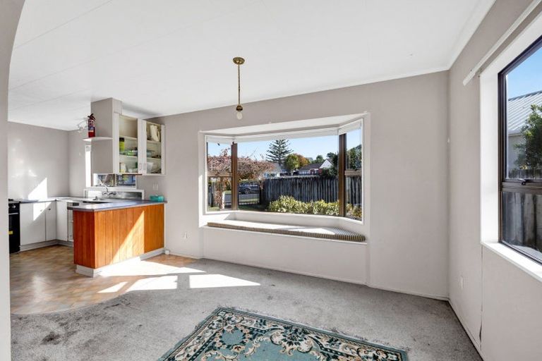 Photo of property in 27 Tiverton Crescent, Whalers Gate, New Plymouth, 4310