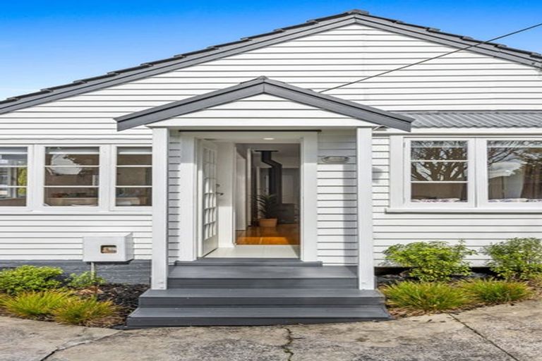 Photo of property in 630 Te Atatu Road, Te Atatu Peninsula, Auckland, 0610