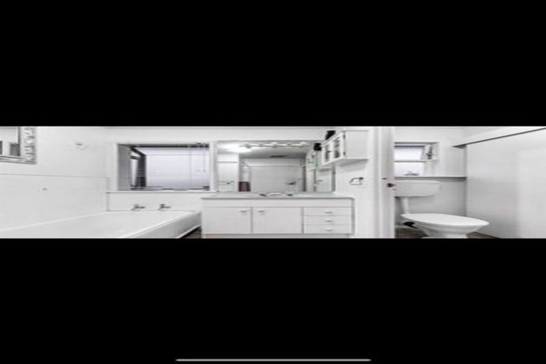 Photo of property in 102 Gills Road, Bucklands Beach, Auckland, 2014