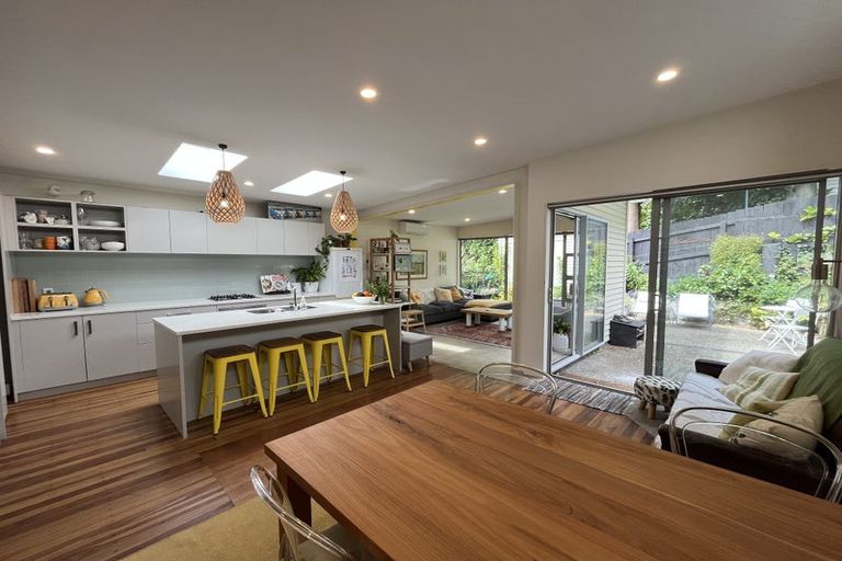 Photo of property in 31 Newman Terrace, Thorndon, Wellington, 6011