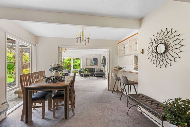 Photo of property in 14 Chatswood Place, Bishopdale, Christchurch, 8051