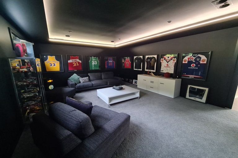 Photo of property in 46 Harry Dreadon Road, Opaheke, Papakura, 2584