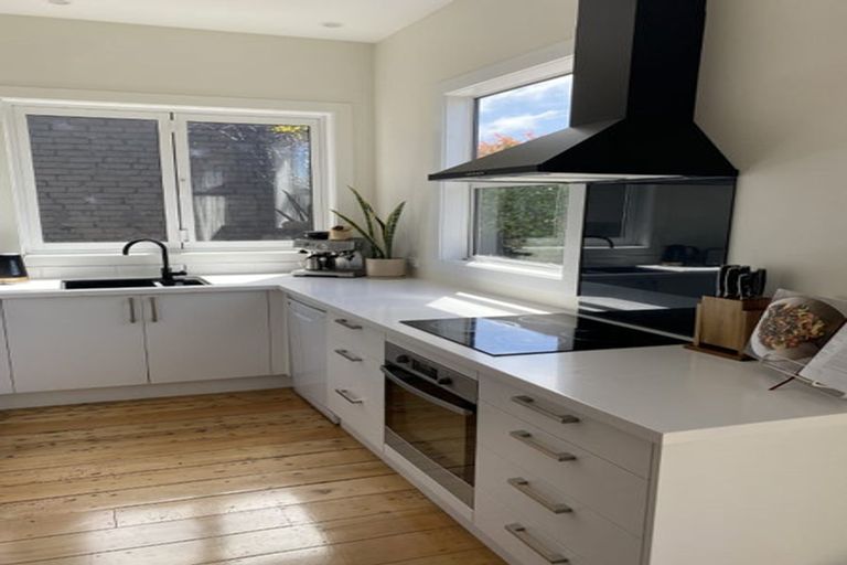 Photo of property in 2 Falcon Street, Roslyn, Dunedin, 9010