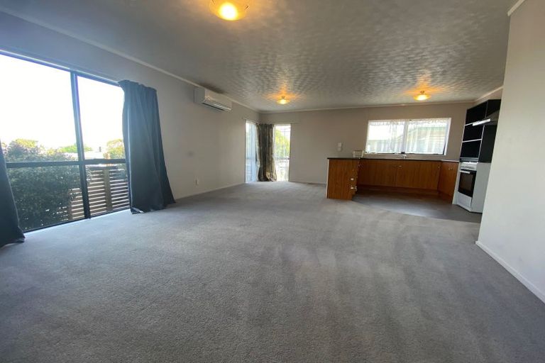 Photo of property in 88 Hepburn Road, Glendene, Auckland, 0602