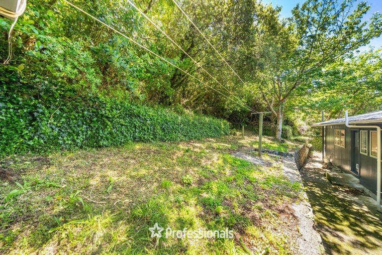 Photo of property in 6 Swadel Way, Karori, Wellington, 6012
