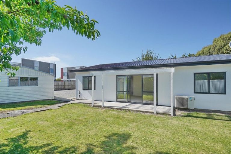 Photo of property in 2/141 Peverel Street, Riccarton, Christchurch, 8041