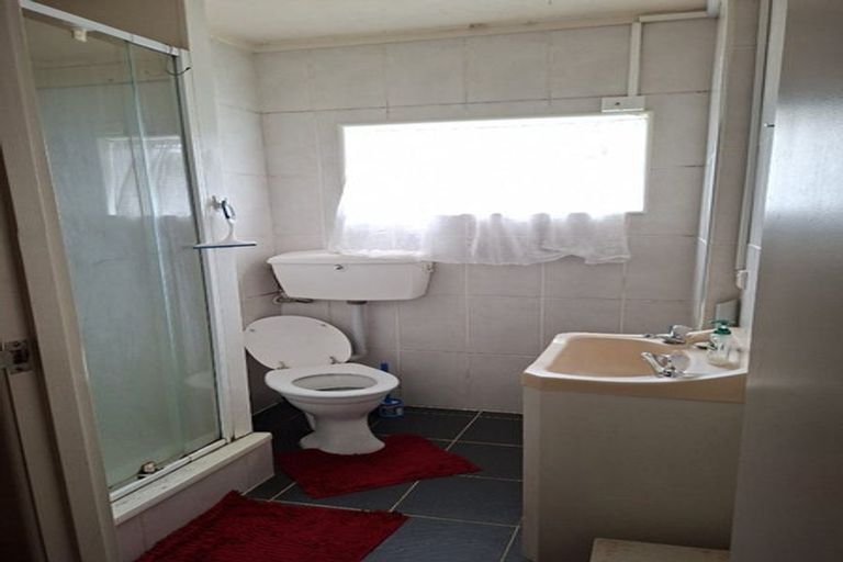 Photo of property in 280 Great South Road, Papakura, 2110