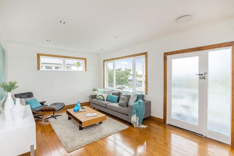 Photo of property in 1/3 Fentham Road, Hauraki, Auckland, 0622