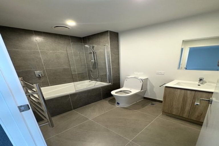 Photo of property in 9/19 Windlass Street, Long Bay, Auckland, 0630