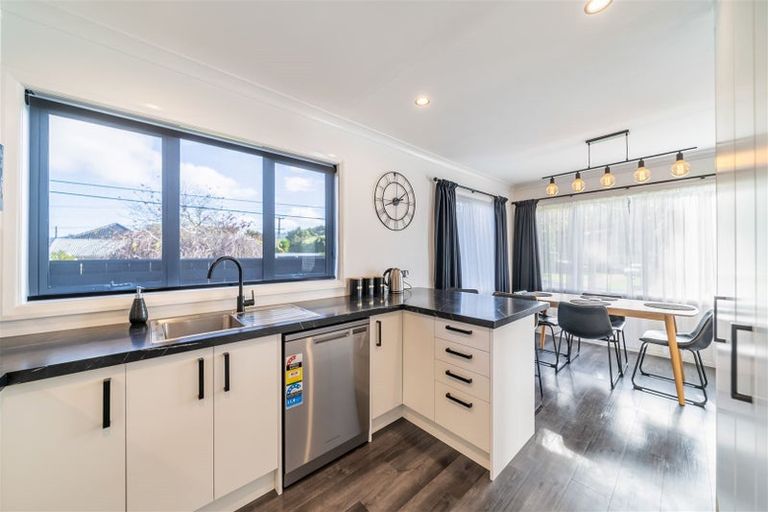 Photo of property in 6 Hudson Avenue, Ebdentown, Upper Hutt, 5018