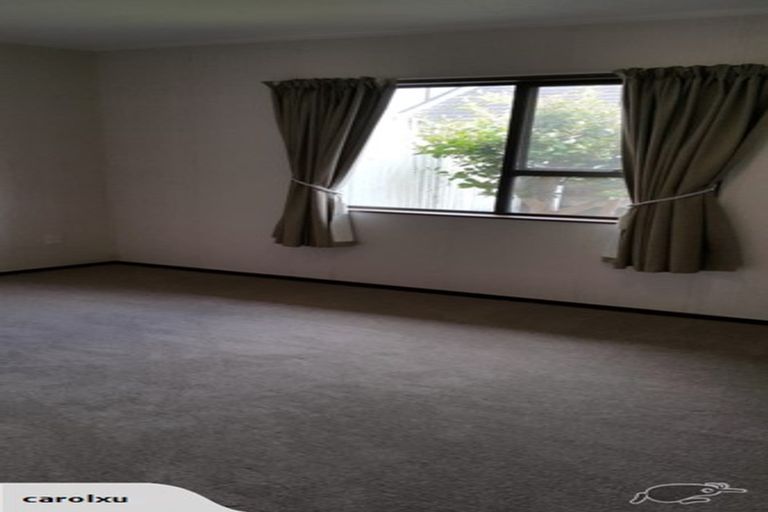 Photo of property in 2/7 Cornelian Crescent, Half Moon Bay, Auckland, 2012