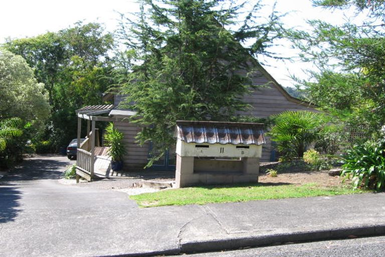 Photo of property in 1/11 Lingham Crescent, Torbay, Auckland, 0630