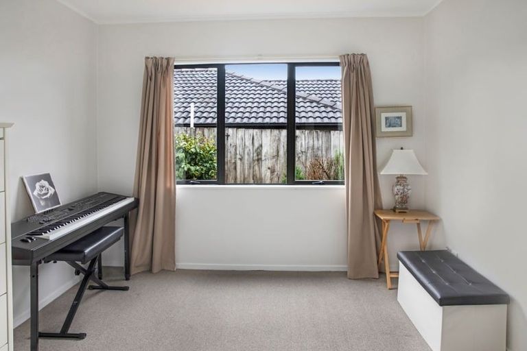 Photo of property in 2/148 Pigeon Mountain Road, Half Moon Bay, Auckland, 2012