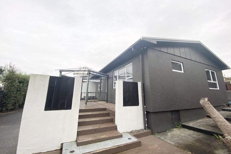 Photo of property in 9 Thames Street, Welbourn, New Plymouth, 4310