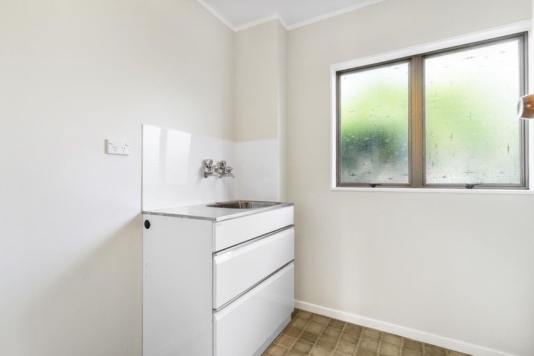 Photo of property in 8 Taihiki Road, Clarks Beach, 2122