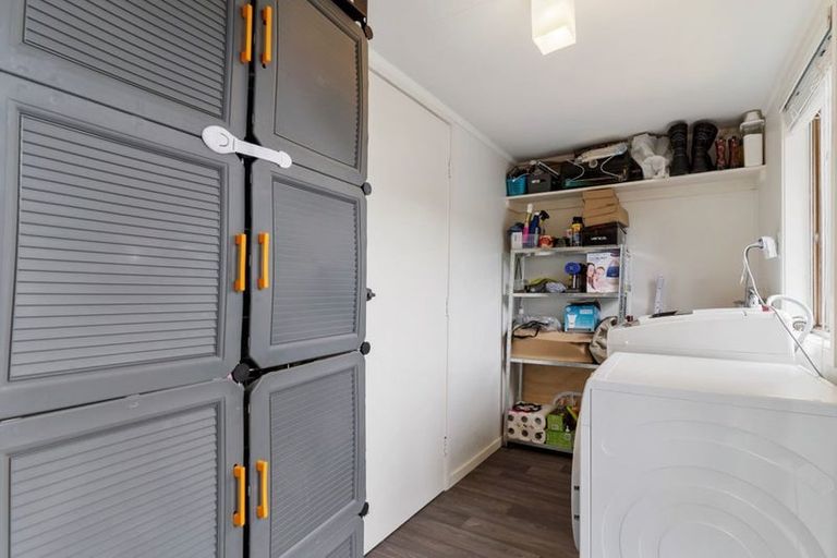 Photo of property in 2/7 Frank Evans Place, Henderson, Auckland, 0610