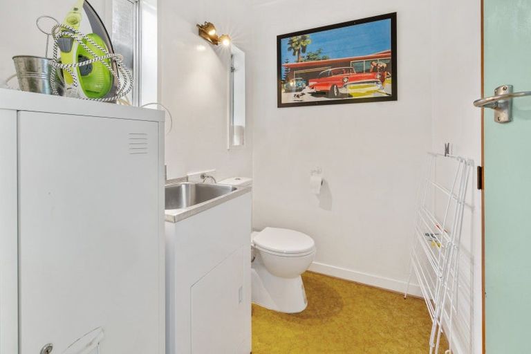 Photo of property in 100 Lake Road, Koutu, Rotorua, 3010