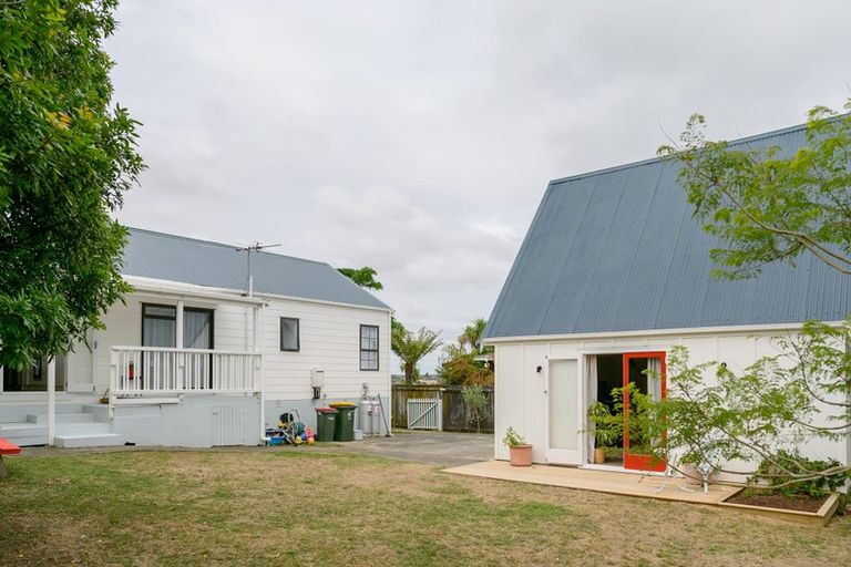 Photo of property in 5 Montego Place, Weymouth, Auckland, 2103