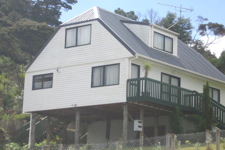 Photo of property in 2/32 Fernlea Rise, Bayview, Auckland, 0629