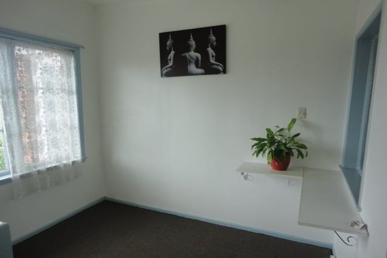 Photo of property in 1/165 Titirangi Road, New Lynn, Auckland, 0600
