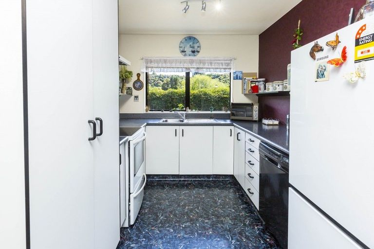 Photo of property in 39b Gemstone Drive, Birchville, Upper Hutt, 5018