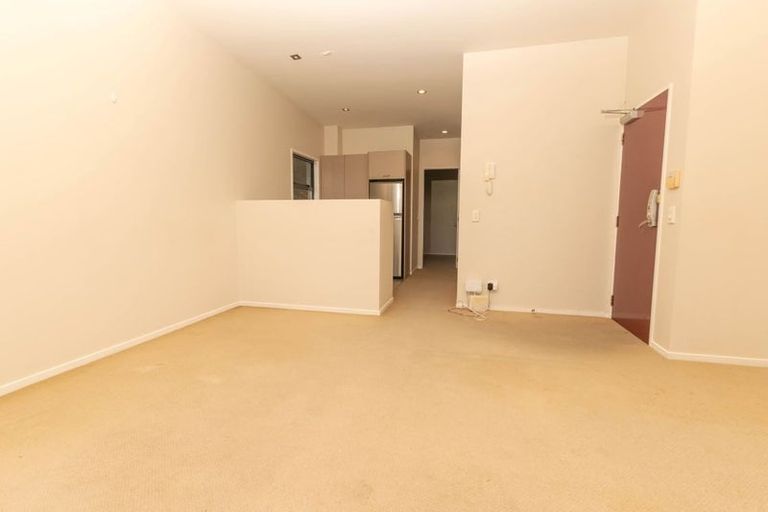 Photo of property in 9/79 Schnapper Rock Road, Schnapper Rock, Auckland, 0632