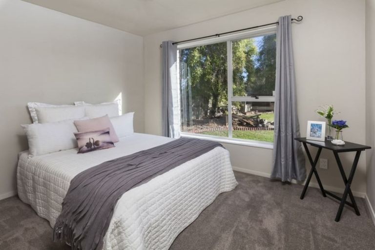 Photo of property in 23 Denniston Crescent, Redwood, Christchurch, 8051