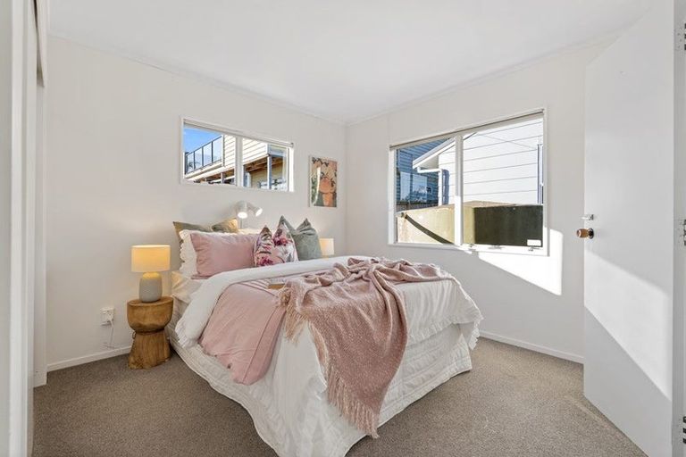 Photo of property in 31 Shakespear Road, Army Bay, Whangaparaoa, 0930