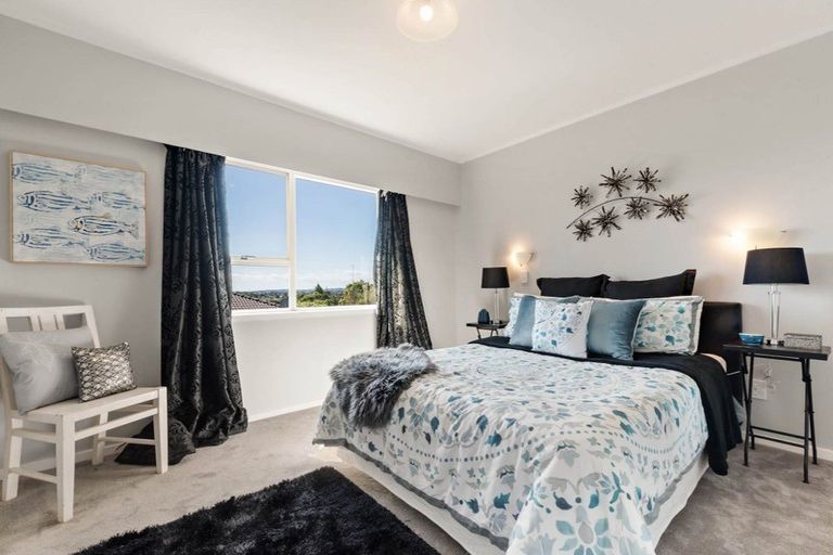 Photo of property in 2 April Place, Red Hill, Papakura, 2110