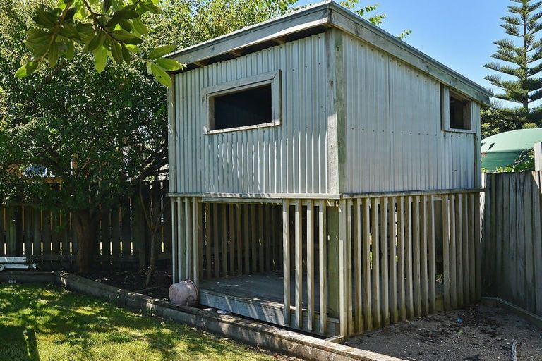 Photo of property in 1 Tamarisk Drive, Riversdale Beach, Masterton, 5872