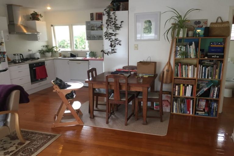 Photo of property in 2/238 Lake Road, Hauraki, Auckland, 0622