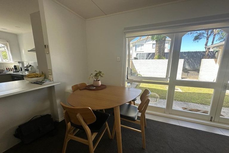 Photo of property in 28 Matuhi Rise, Henderson, Auckland, 0612